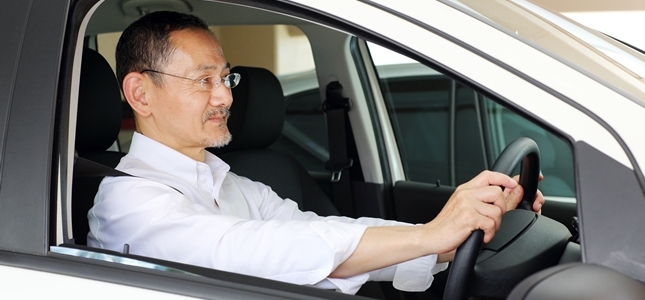 車のエンジンブレーキの上手な使い方とは