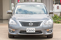 日産 ティアナ（正面）