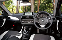 BMW 118d（コックピット）
