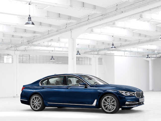 BMW����Ω100��ǯ��ǰ��ǥ뎢750Li ����ƥʥ꡼�����ǥ�����󎣤�ȯ��