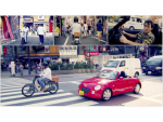 トップ・ギア元司会者がホンダ カブでダイハツ コペンと東京の街でチェイス！