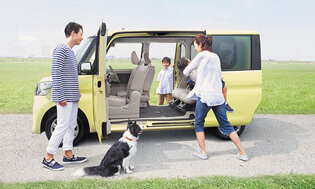 ボディサイズだけでなく運転席からの雰囲気をみる