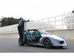 世界で2台！ 走れるプロトタイプ、日産Blade Gliderを体験