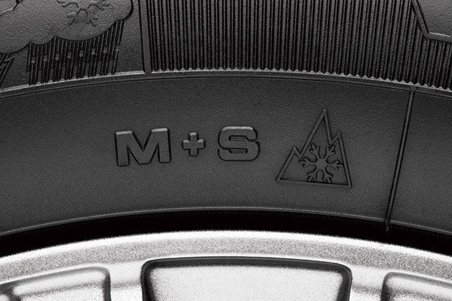 タイヤ本体のサイドウォールには、「マッド＆スノー」表記に加えて、欧州で冬タイヤとして認証された証となるスノーフレークマークも。
