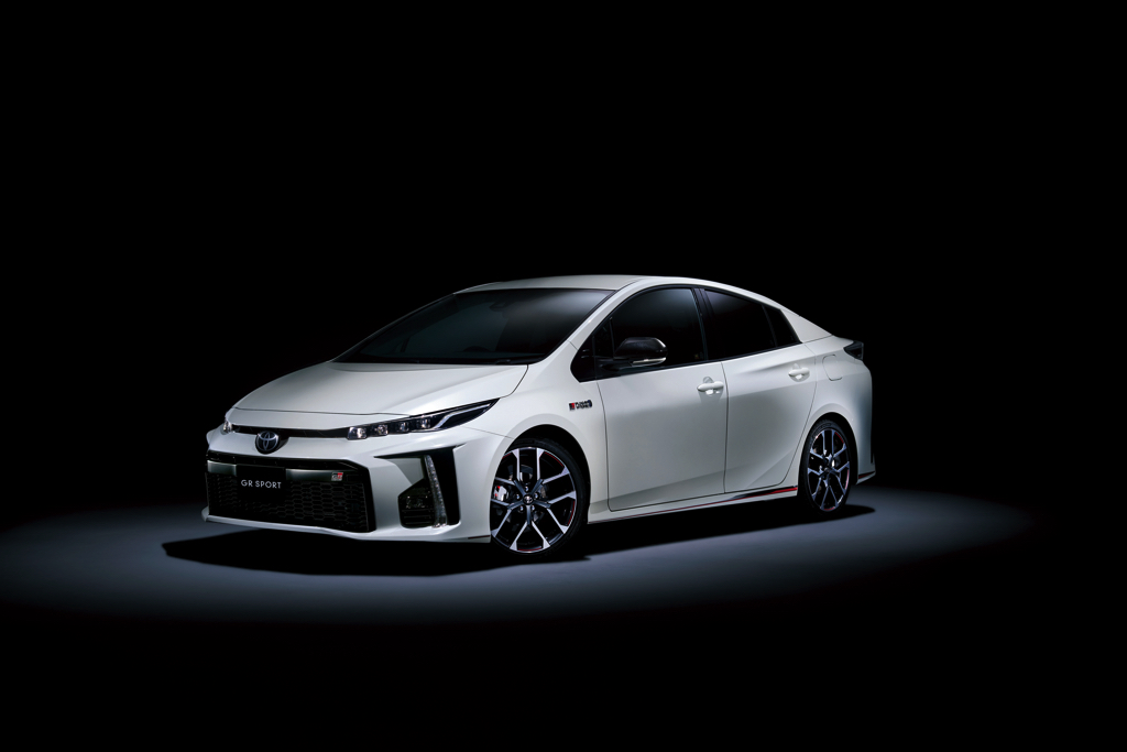 プリウスPHV「GR SPORT」