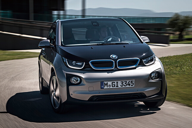 単に低燃費を追求するのではなく、BMWが求める「走りの歓び」を両立させたところに、「オロジック」の価値がある。