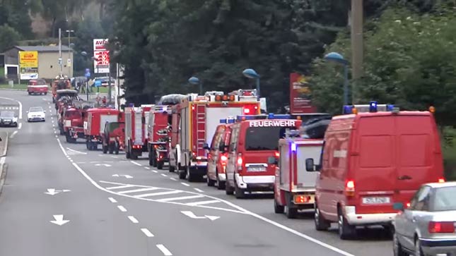 個性派、レトロ、何でもござれ！ ドイツの消防車パレードが楽しい | 中古車なら【グーネット】
