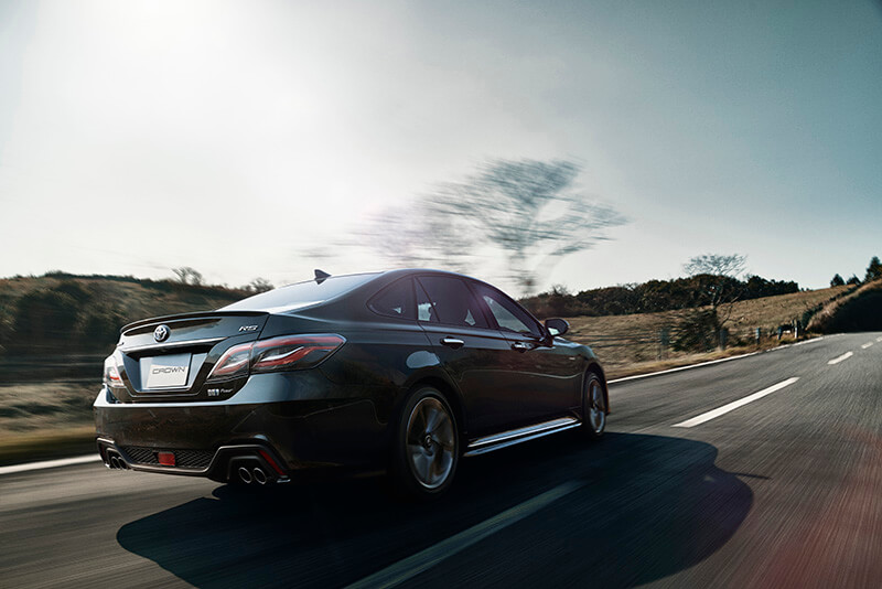 新型クラウン(RS Four)の走りの画像