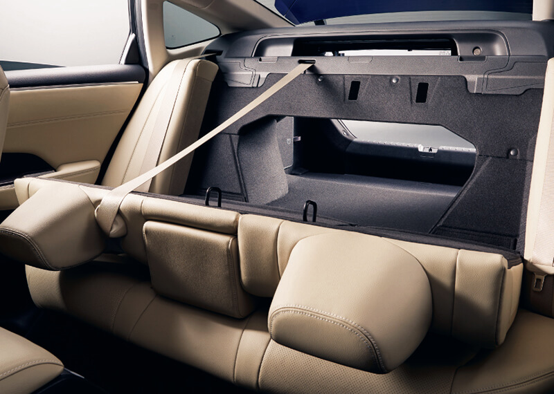 新型クラリティPHEV・トランクスルーの画像