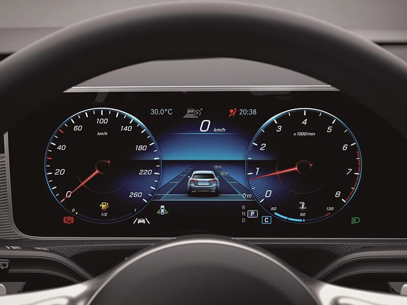 新型Aクラス・運転席メーターの画像