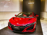 NSXが改良を受けて登場。ダイナミクス性能を磨き上げ、より一体感のある走りに