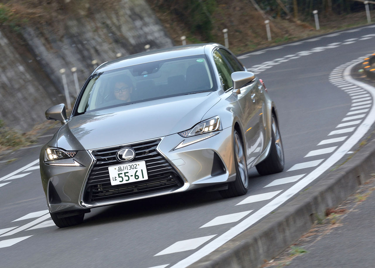 LEXUS IS