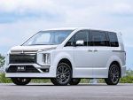 三菱、オールラウンドミニバンの新型｢デリカD：5｣の予約受け付けを開始