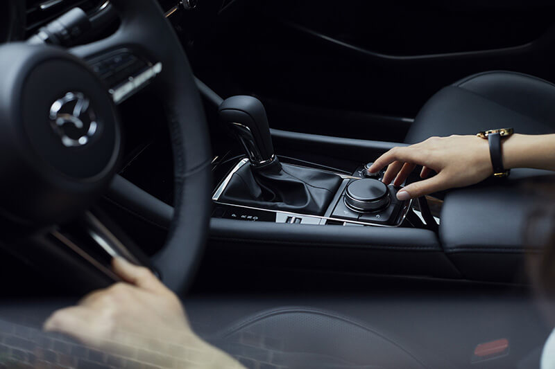 新型MAZDA3・シフトまわりの画像