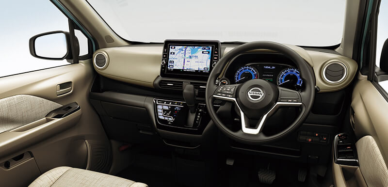新型デイズの運転席まわりの画像