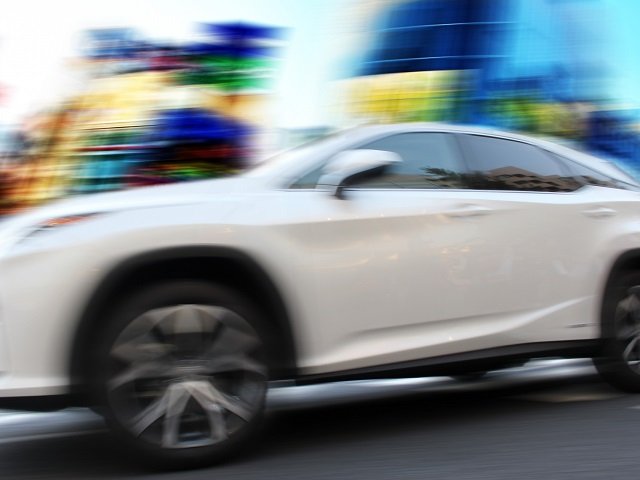 スピード感のある車
