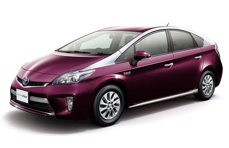 トヨタ プリウスPHV（先代型）の画像
