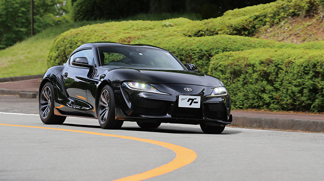 スープラの走行シーン