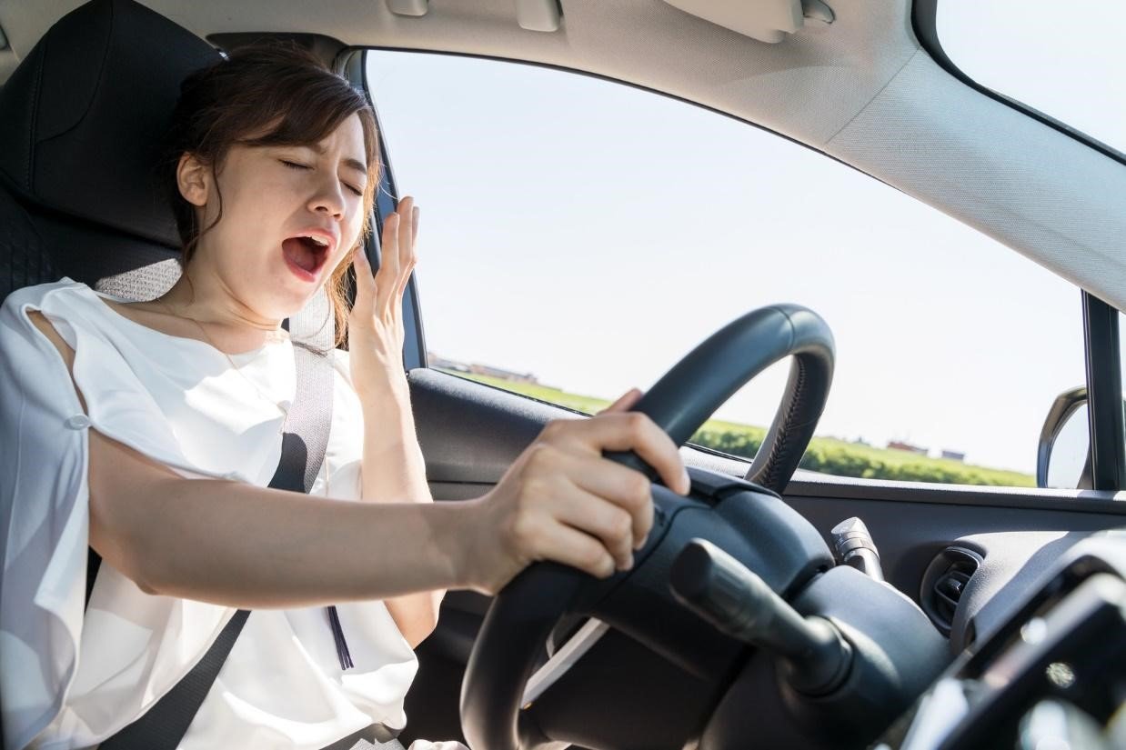 長時間の運転による危険性とは