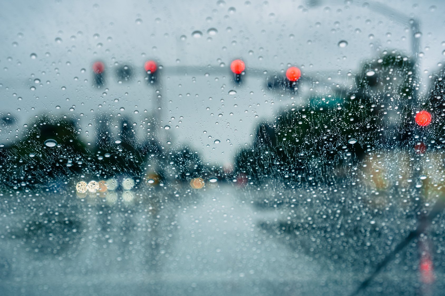 雨の日に運転をする際の注意点 中古車なら グーネット