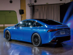 TOYOTA ミライコンセプト 次期型vs現行型を比較