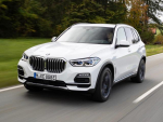 BMW、X5にPHV「X5 xDrive 45e」＆高性能モデル「X5 M50i」を追加