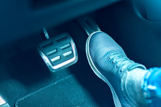 運転を始める前の準備と運転の手順は