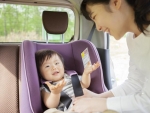チャイルドシートの取り付ける位置はどこが安全？