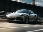 ポルシェ、新型「911 ターボ S」「911 ターボ S カブリオレ」の予約受注を開始