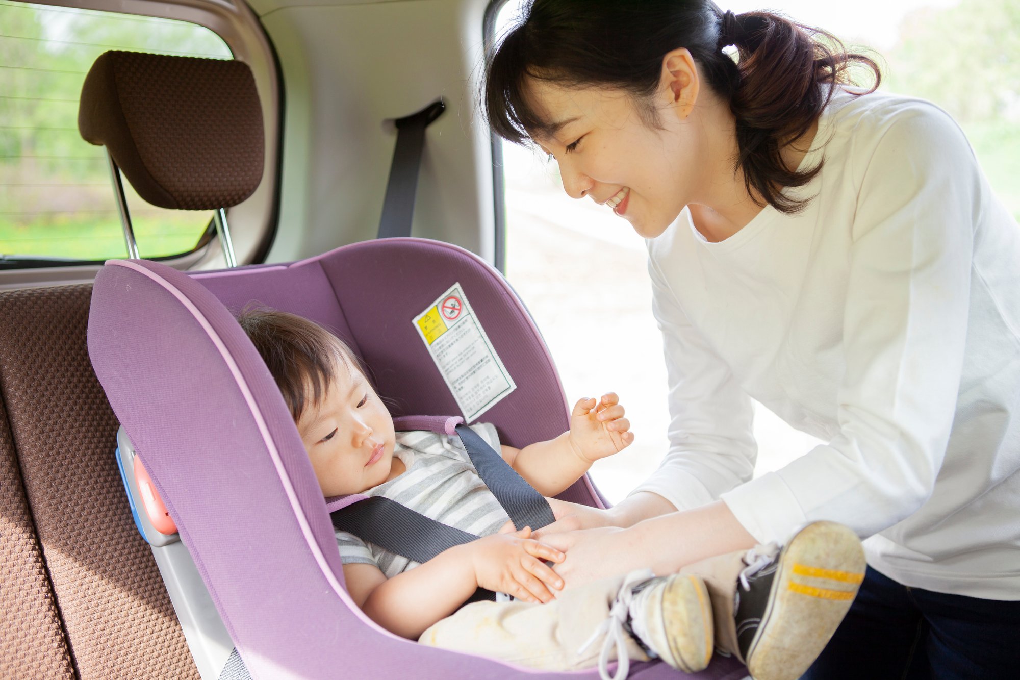 赤ちゃんと車での長距離旅行｜気を付けたいことと必要な準備