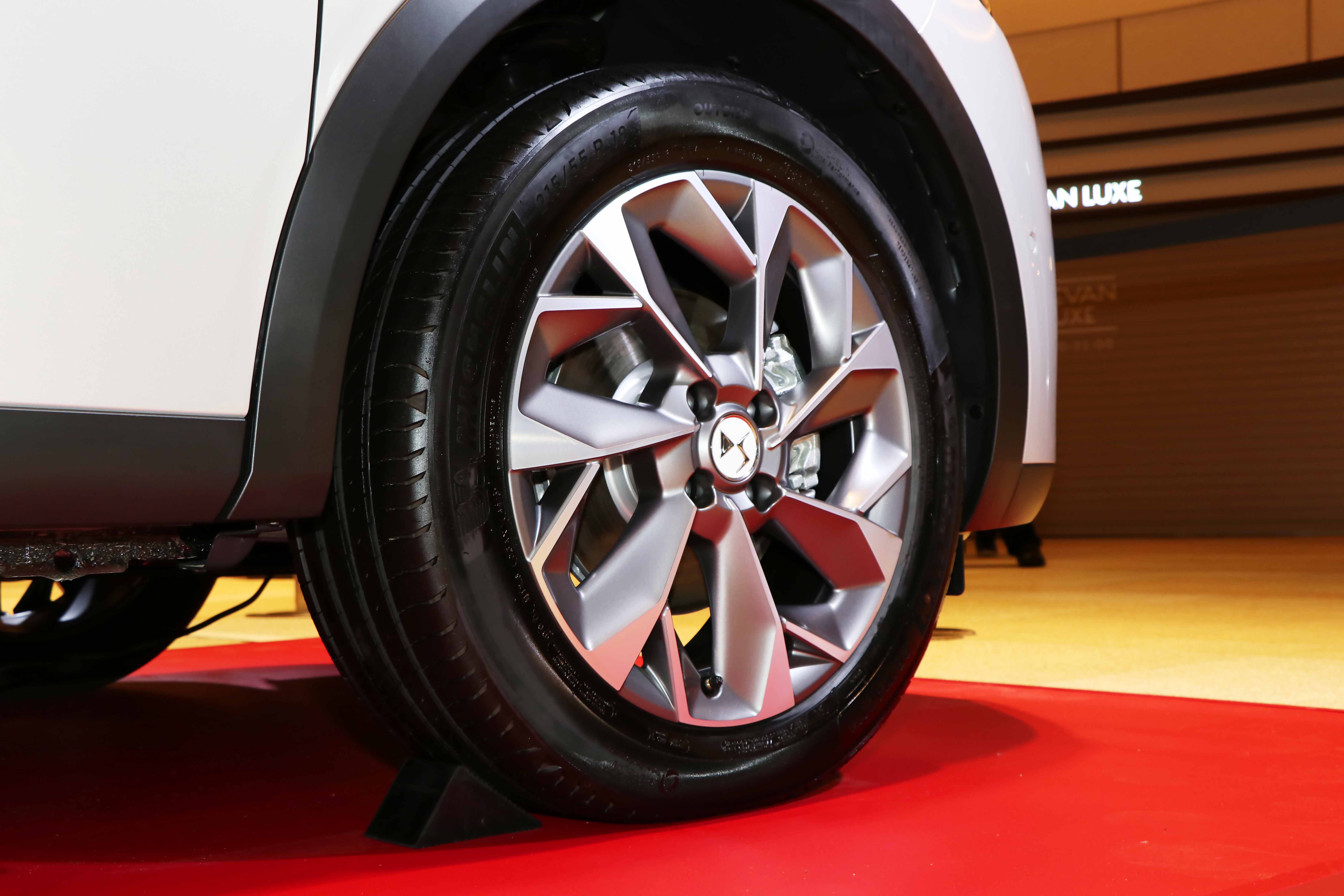 ガソリンモデルよりも力強い加速が期待されるEVモデル
