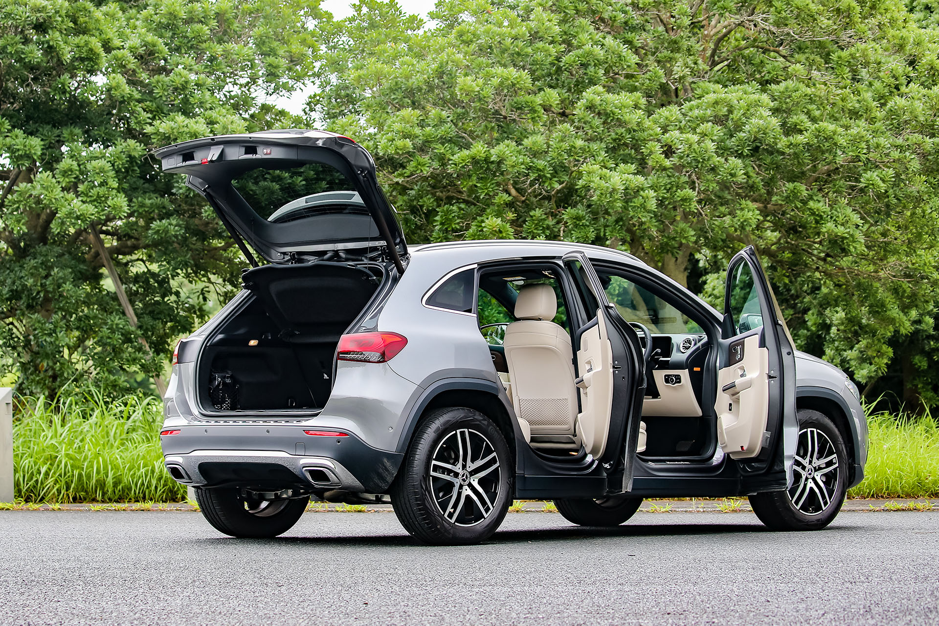 クロスオーバー的なスタイルから一転、SUVらしさを強調