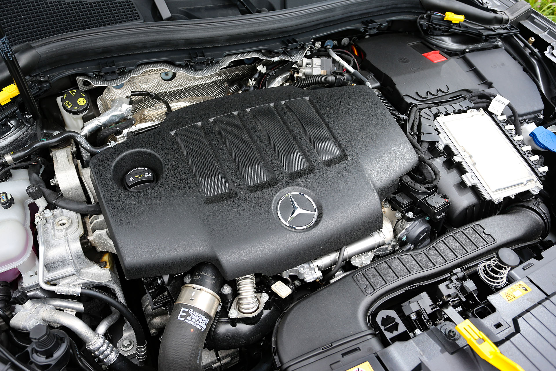 「200 d 4MATIC」が搭載する2L直4ディーゼルターボの最高出力は150馬力