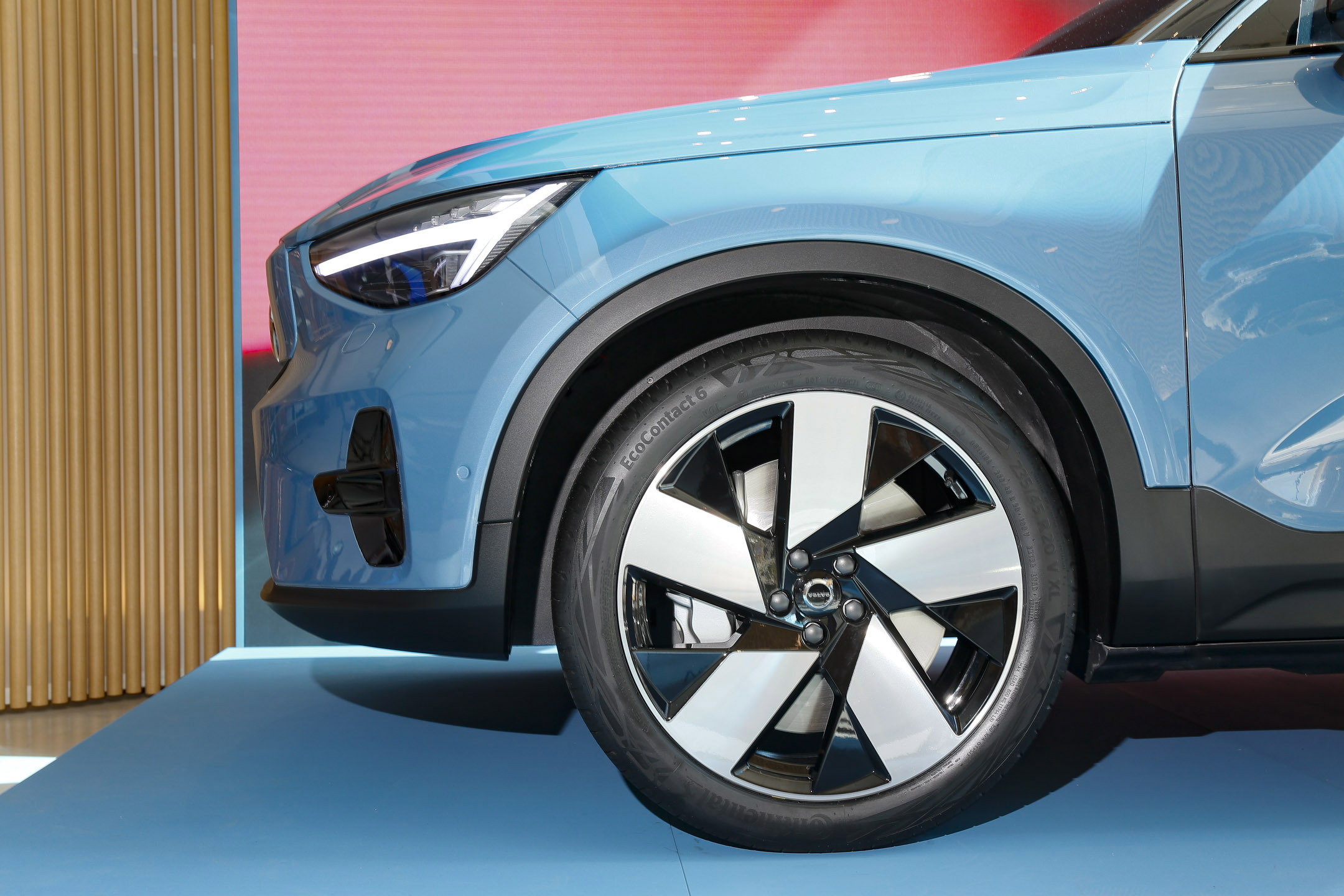 メカニズムはXC40のEVモデル「XC40 リチャージ」と同じものが採用されるという