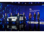 BMW、EV新モデル iX と i4 の導入を発表