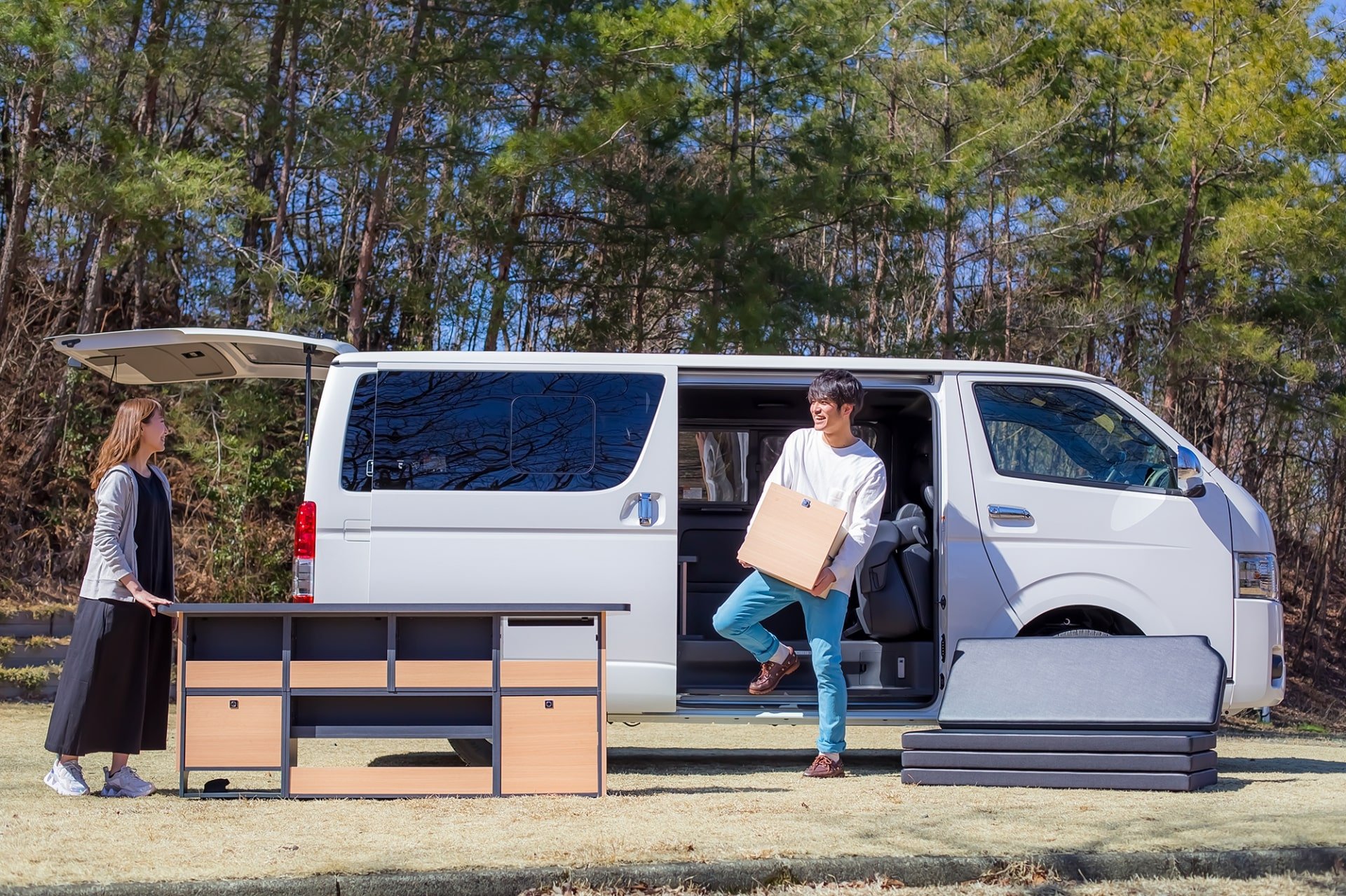 ハイエース専用 自由にカスタマイズできる着脱式シェルフユニット発売 中古車なら グーネット