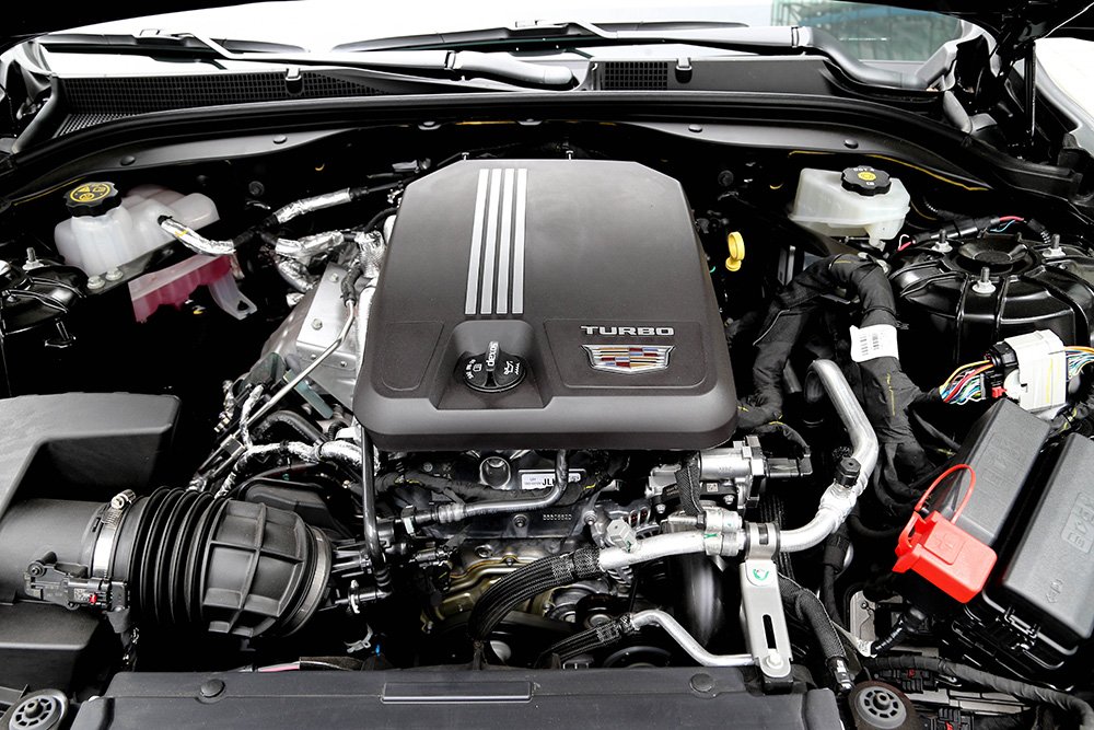 新型キャデラック CT5のエンジンルーム