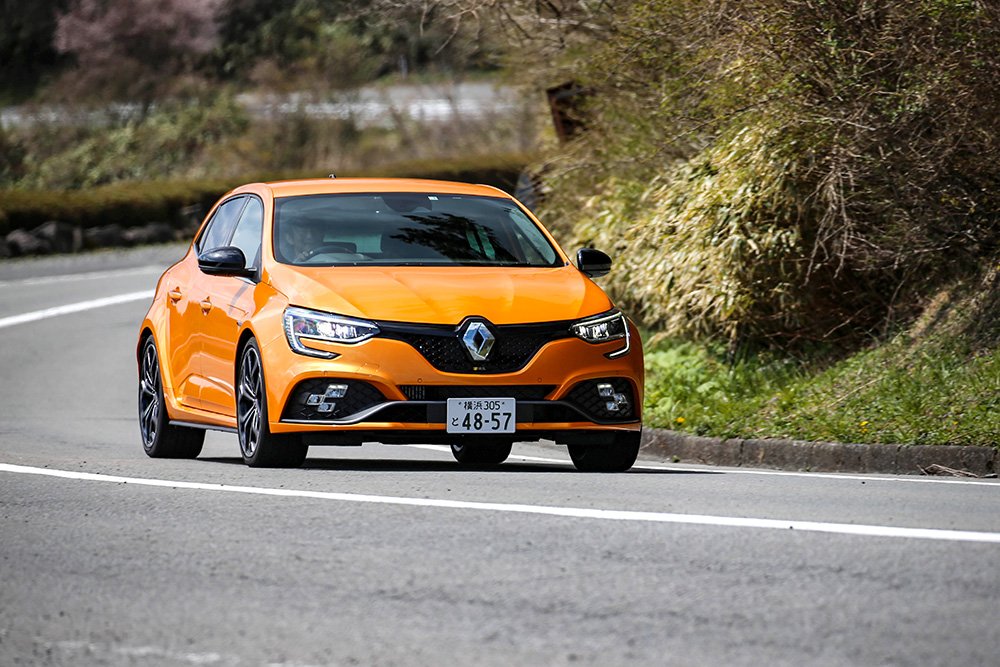 新型ルノー メガーヌ R.S.の走行イメージ