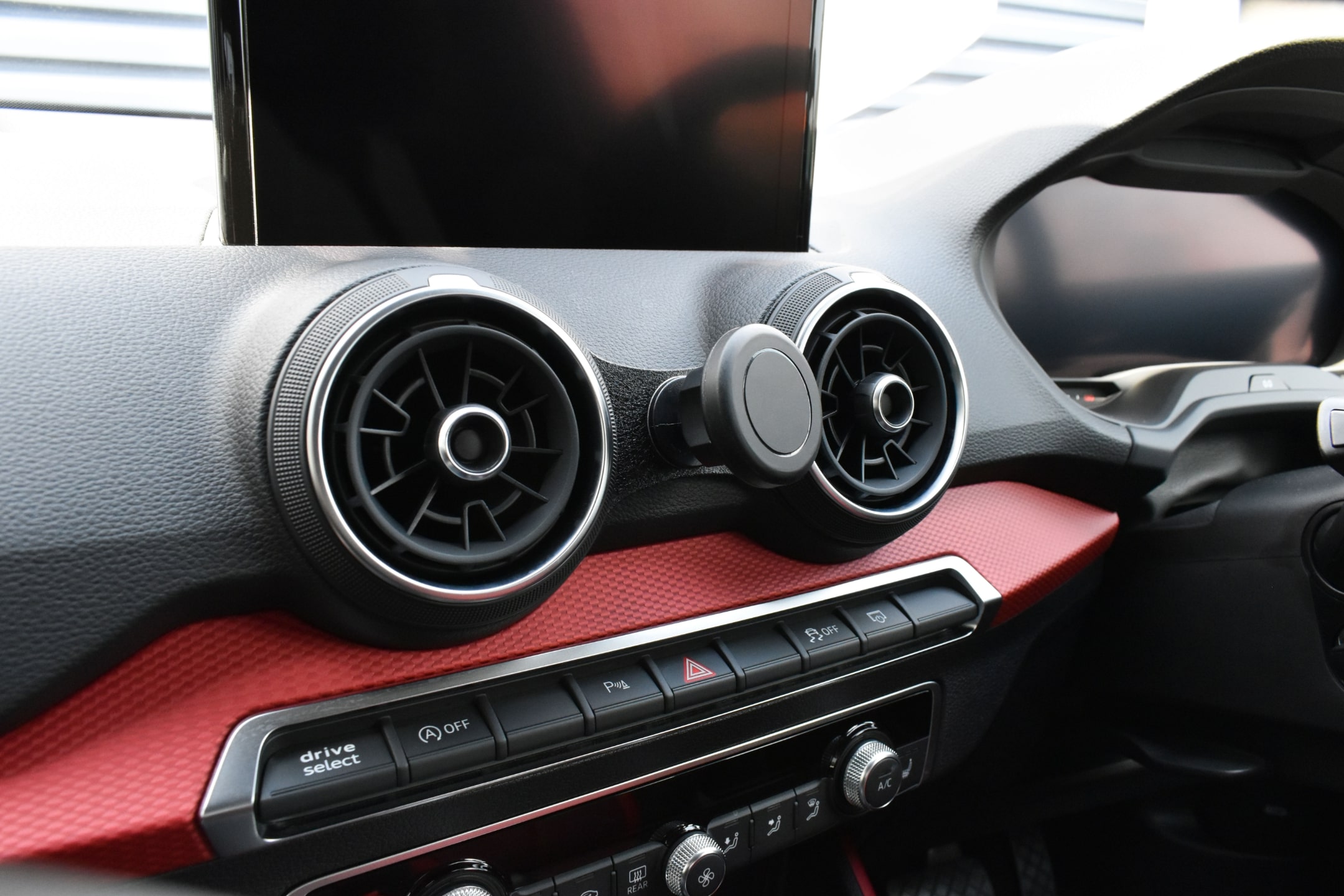 スイベル式マグネットをセットした状態（イメージ）