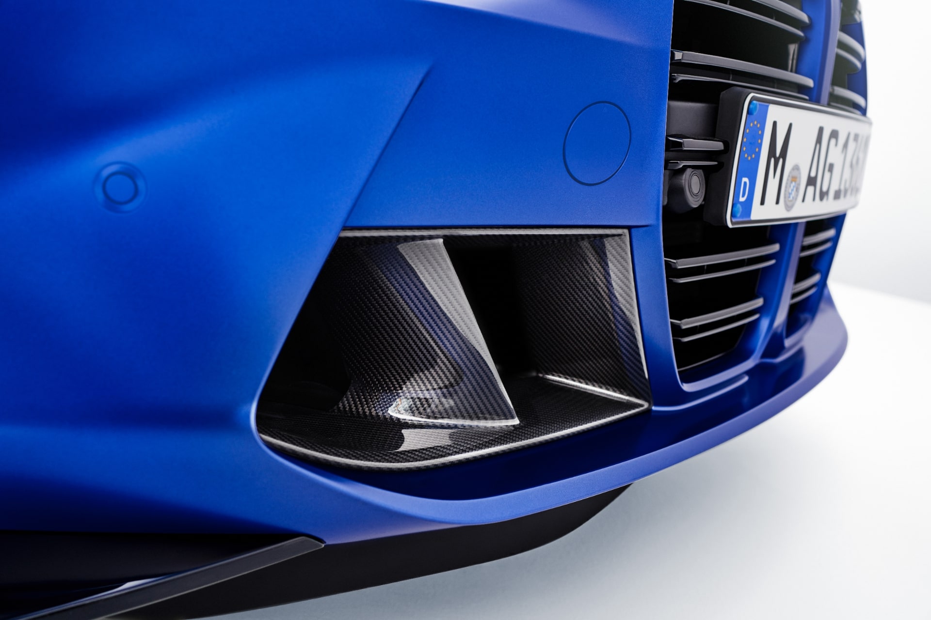 BMW M4 コンペティション コンバーチブル M xDrive　バンパー