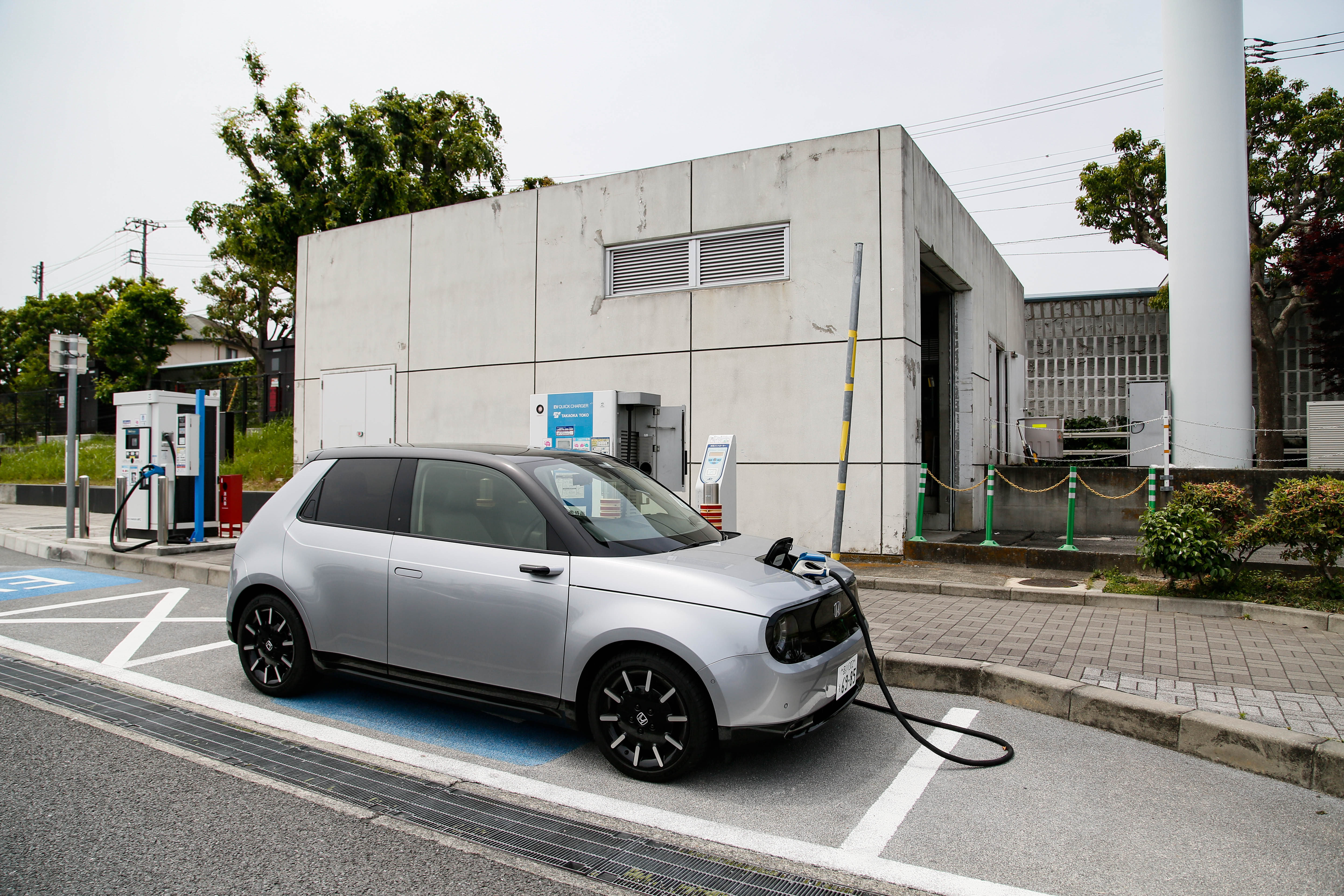 海老名SAでの急速充電テスト　※データはテスト時のものです。数値を保証するものではありません