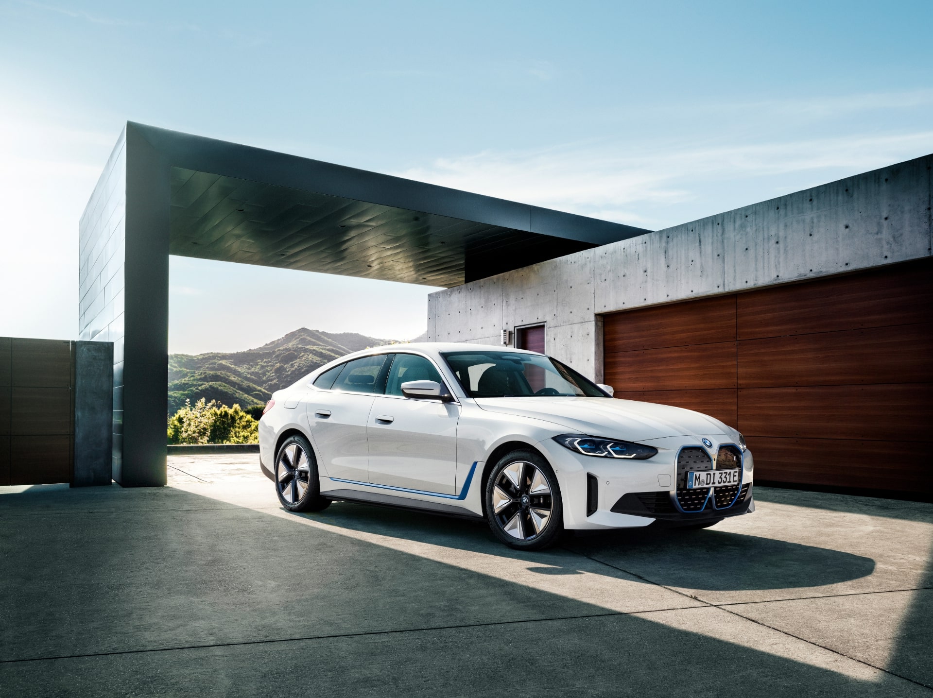 BMW i4 eDrive40 フロント