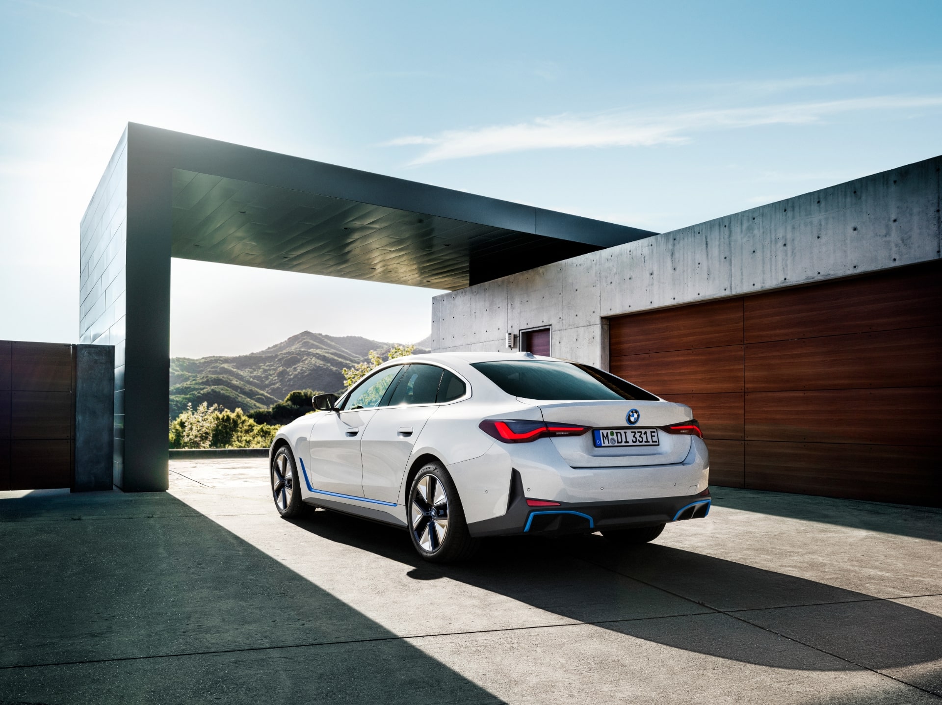 BMW i4 eDrive40 リヤ