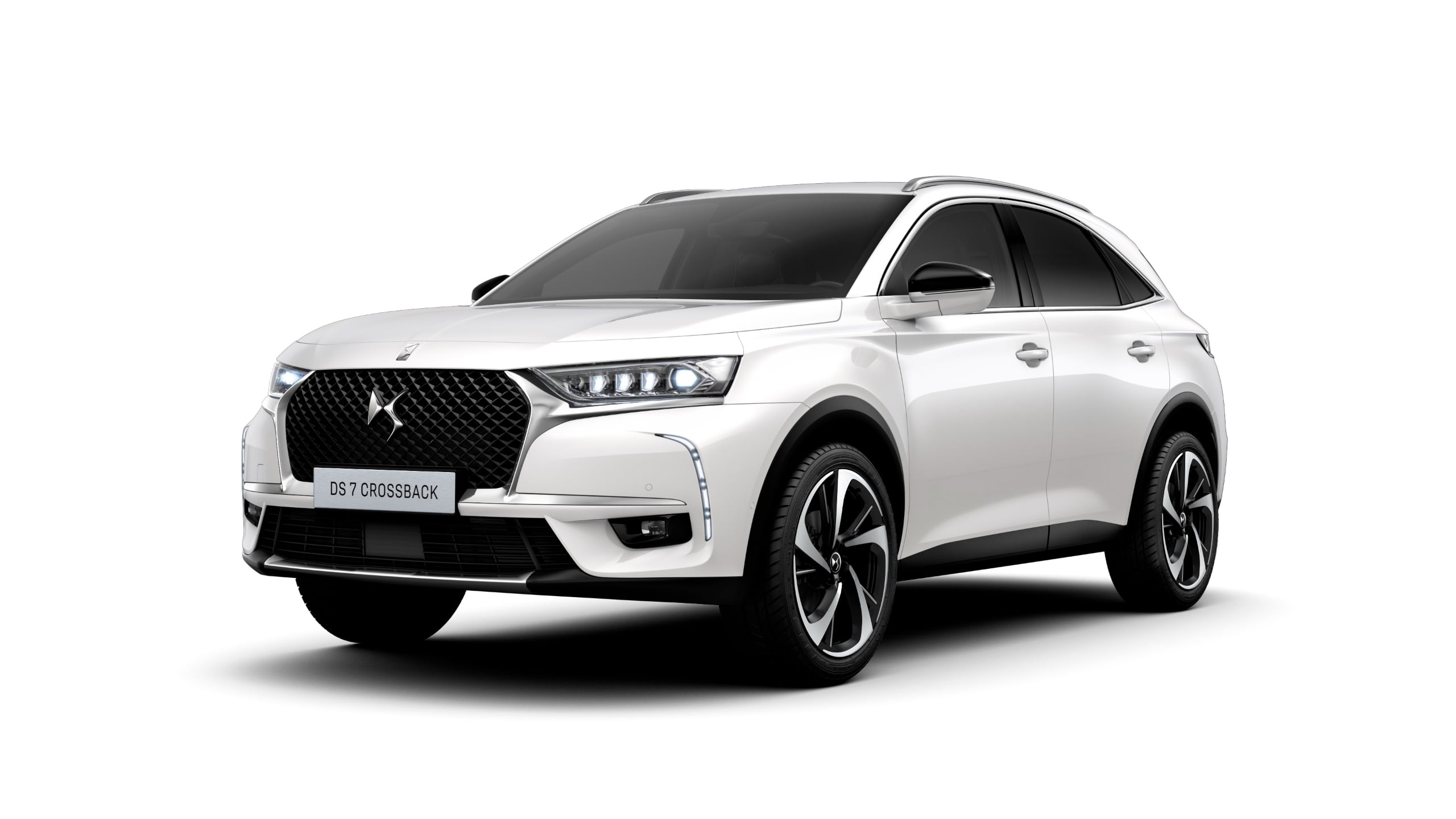DS 7 クロスバック グランシック ブルーHDi アレザン ※写真はすべて欧州仕様車。日本仕様は右ハンドルとなる。