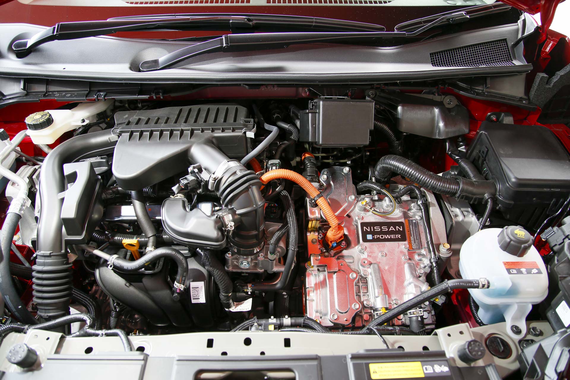 日産 ノート オーラ