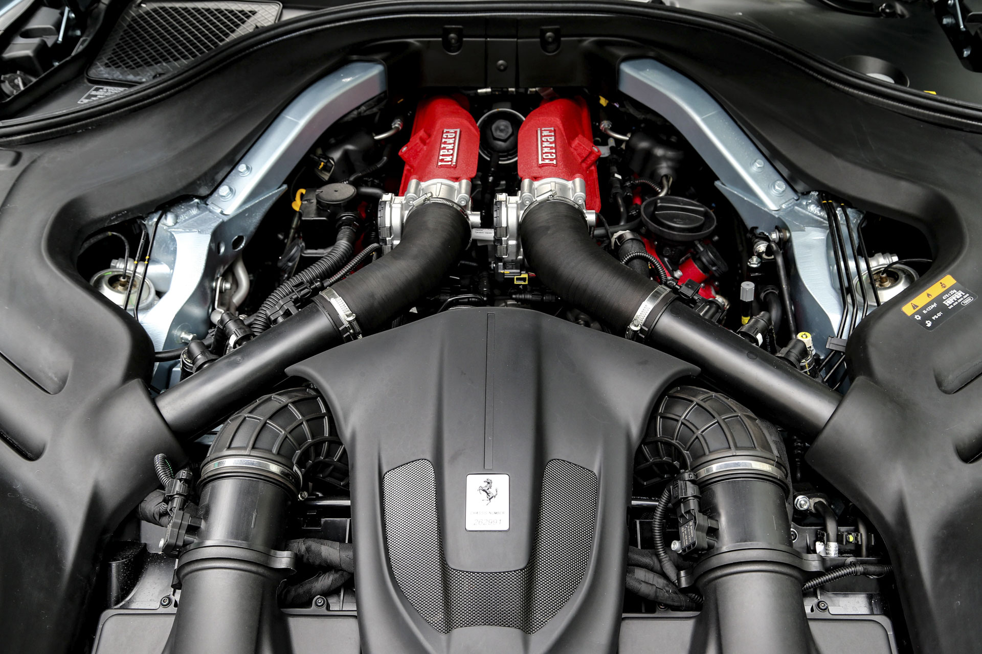 620馬力を発生させる3.9L V8ツインターボエンジン