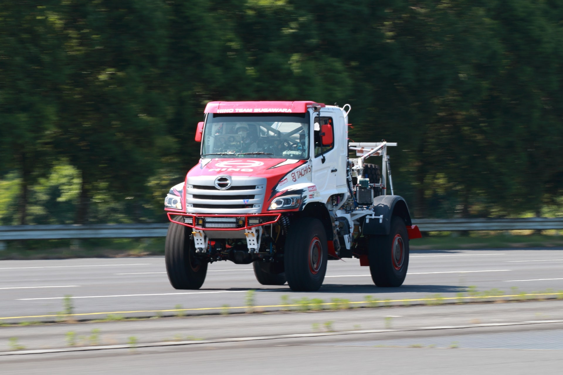 日野で開発中の車両