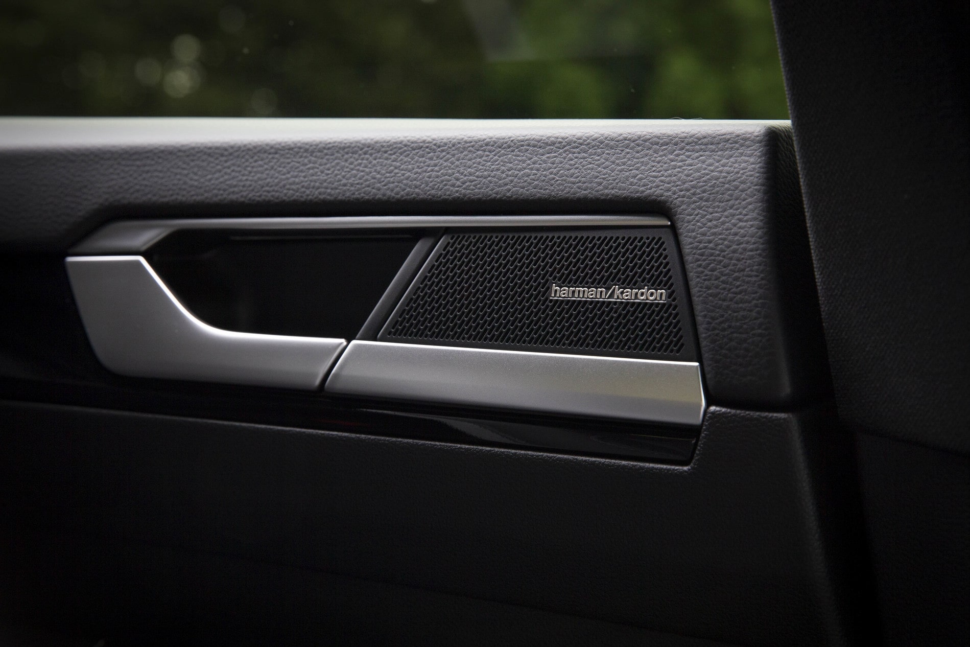 プレミアムサウンドシステムHarman Kardon