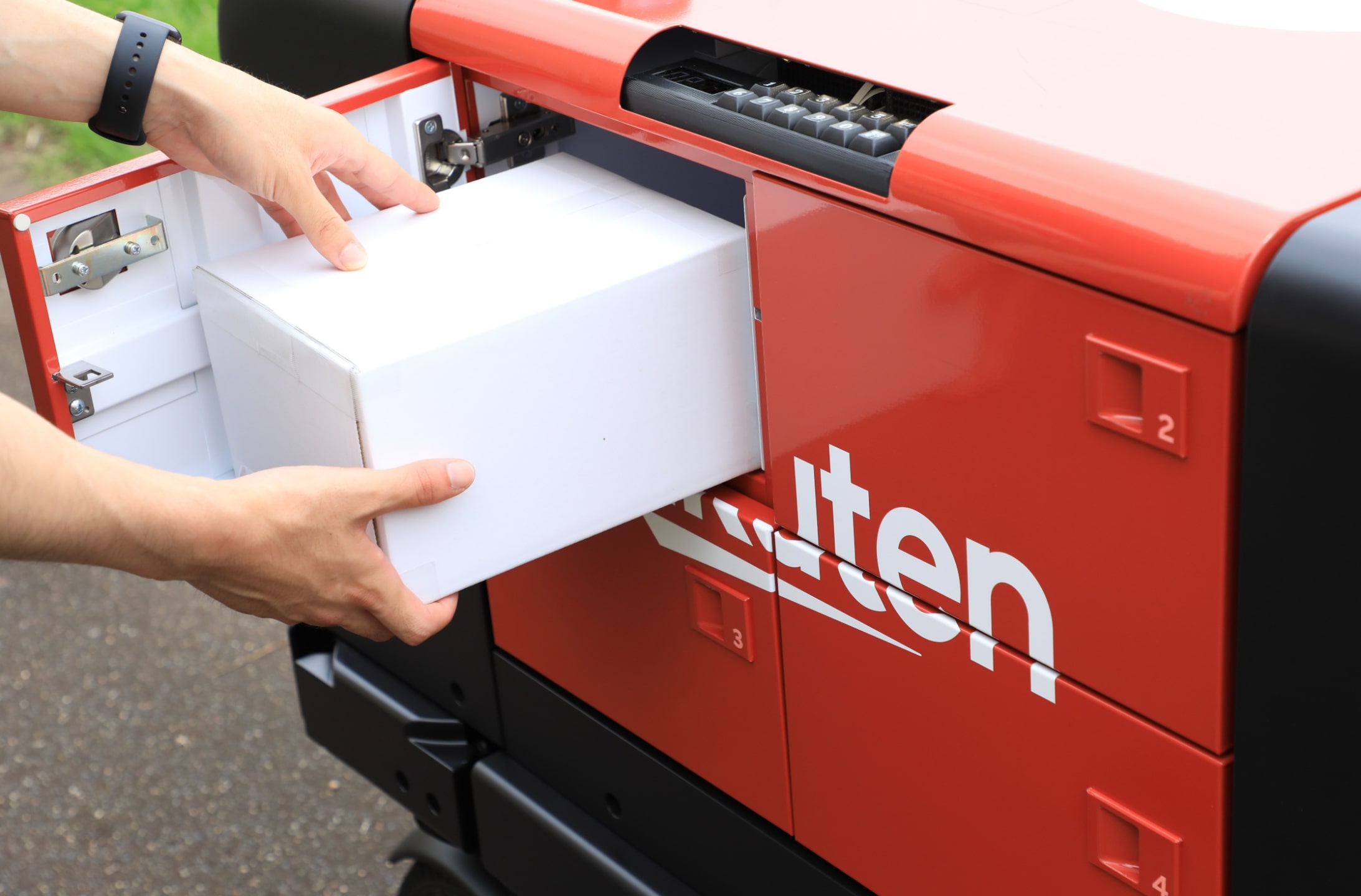 自動配送ロボット3