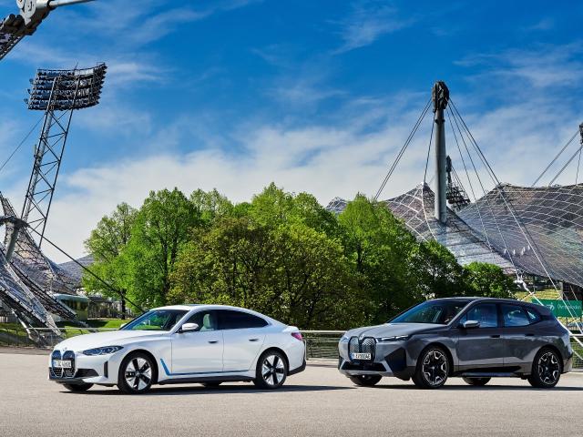 BMW「IAA モビリティ 2021」展示概要を発表　新型BMW「iX」「i4」など